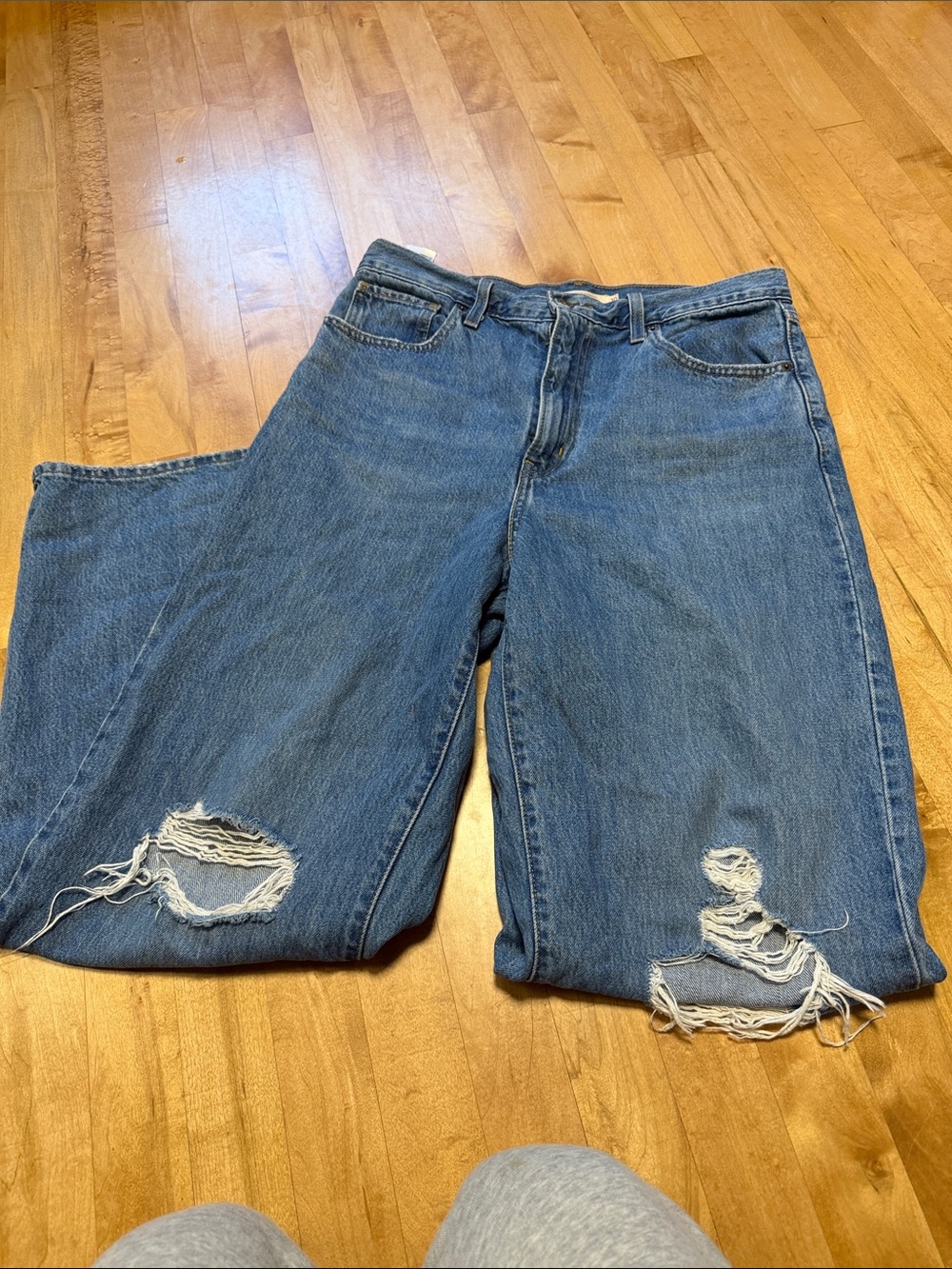 Levi’s high waisted straight jeans